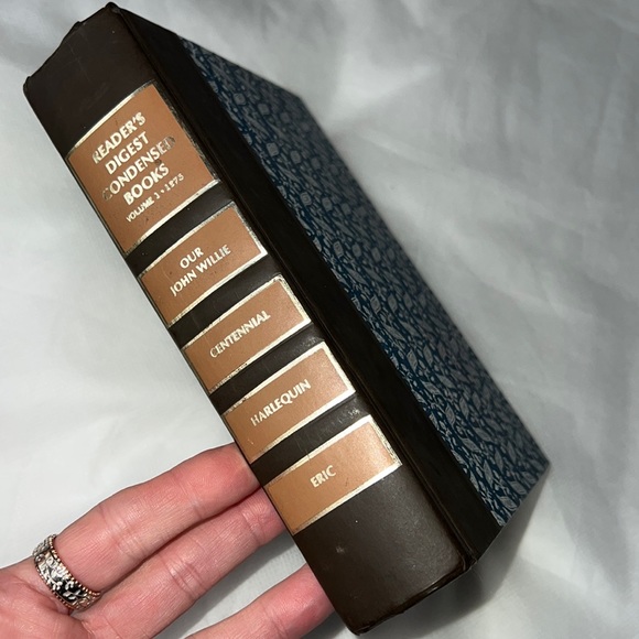 READERS DIGEST CONDENSED BOOKS VOLUME 1 1975 VINTAGE HARDCOVER WITH 4 STORIES - Picture 3 of 16